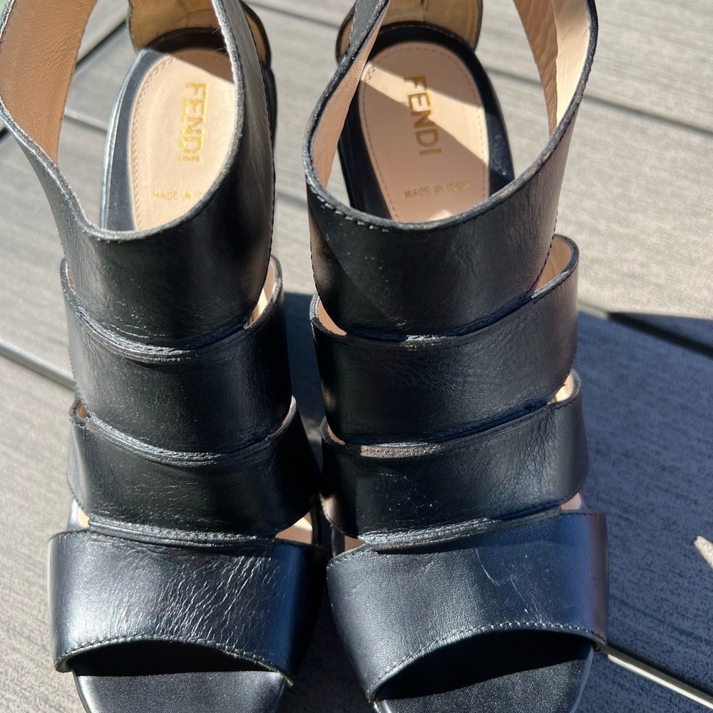 EUC Fendi 37 Black Leather Platform Sandals Genuine
